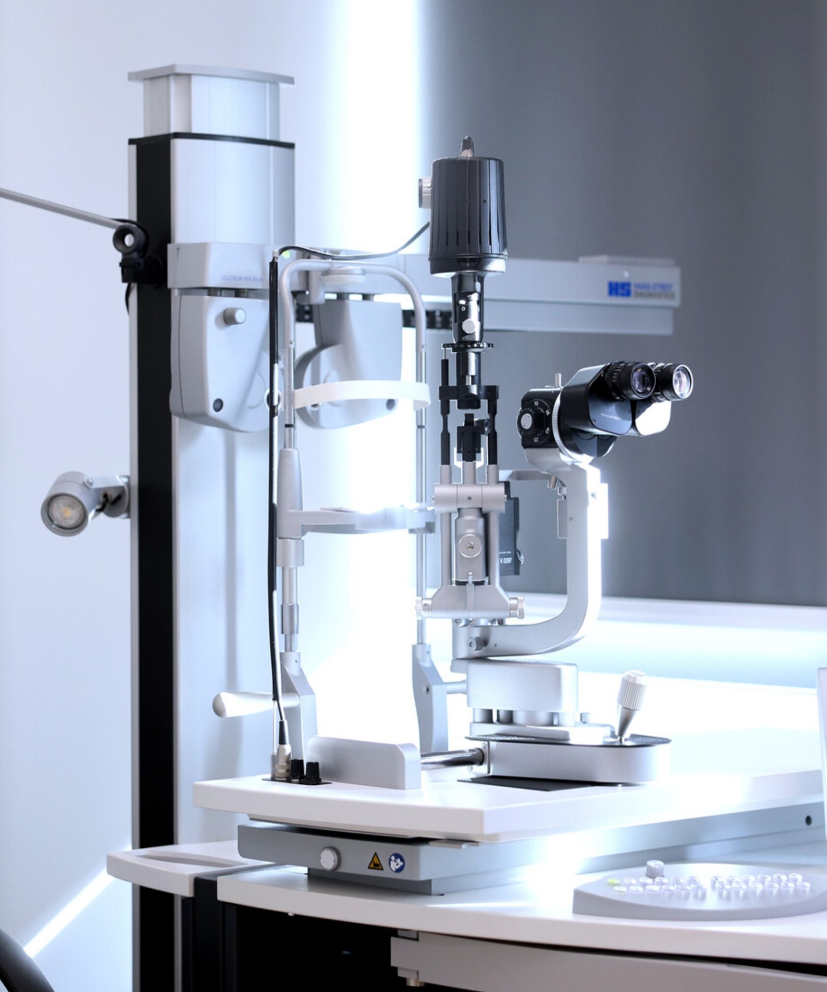 Ausstattung – Hochmoderne Diagnostikgeräte in unserer Augenarztpraxis Drs. Thies in Stuttgart – Möhringen. Hochmoderne Diagnostikgeräte